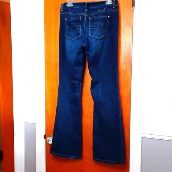 White House Black Market Flare leg contour 4R. Dark wash.  EUC! - Picture 3 of 8